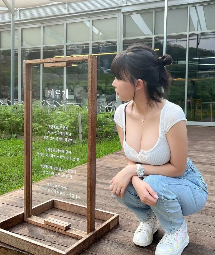 一个蜘蛛池的成本是多少元啊视频