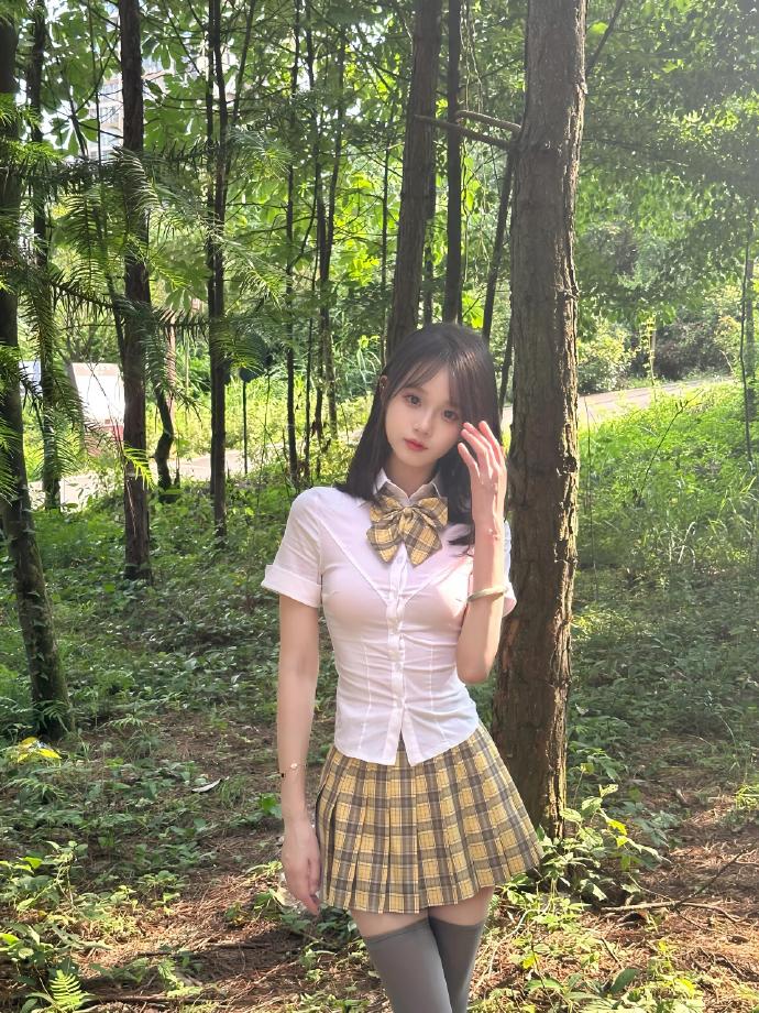 SEO火一行24：揭秘搜索引擎优化行业的发展趋势与机遇