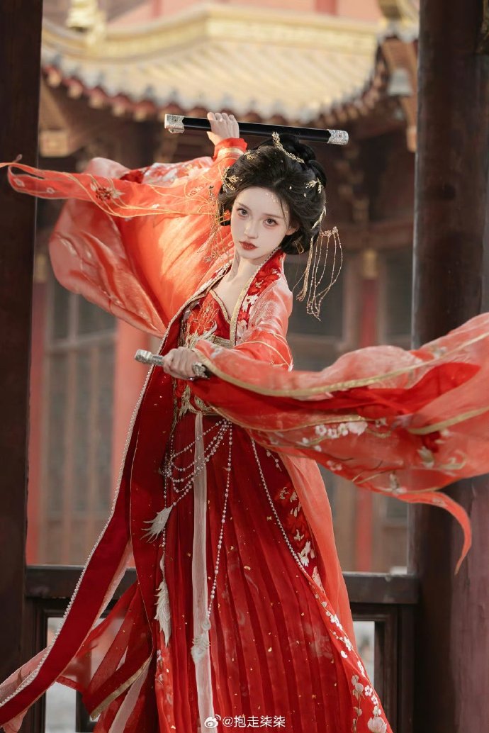 女孩光溜溜身子小便小便