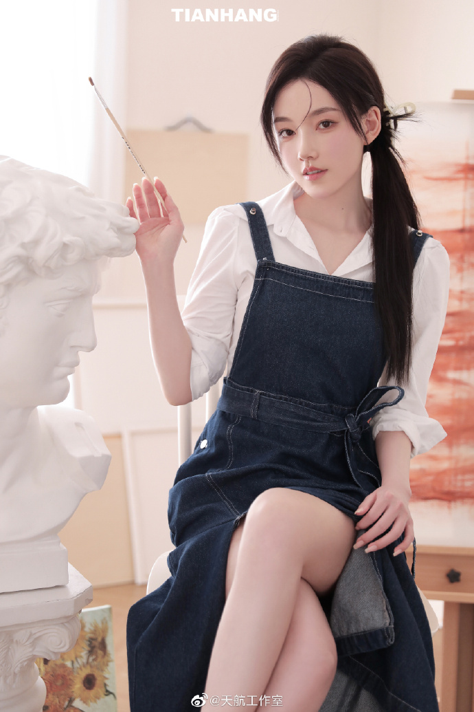 小伙子泻火老阿姨2025年最新视频