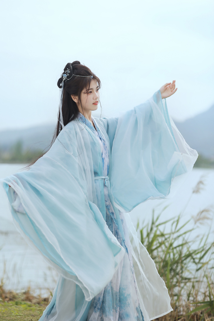 总裁开会被罚带着钢笔小说免费阅读