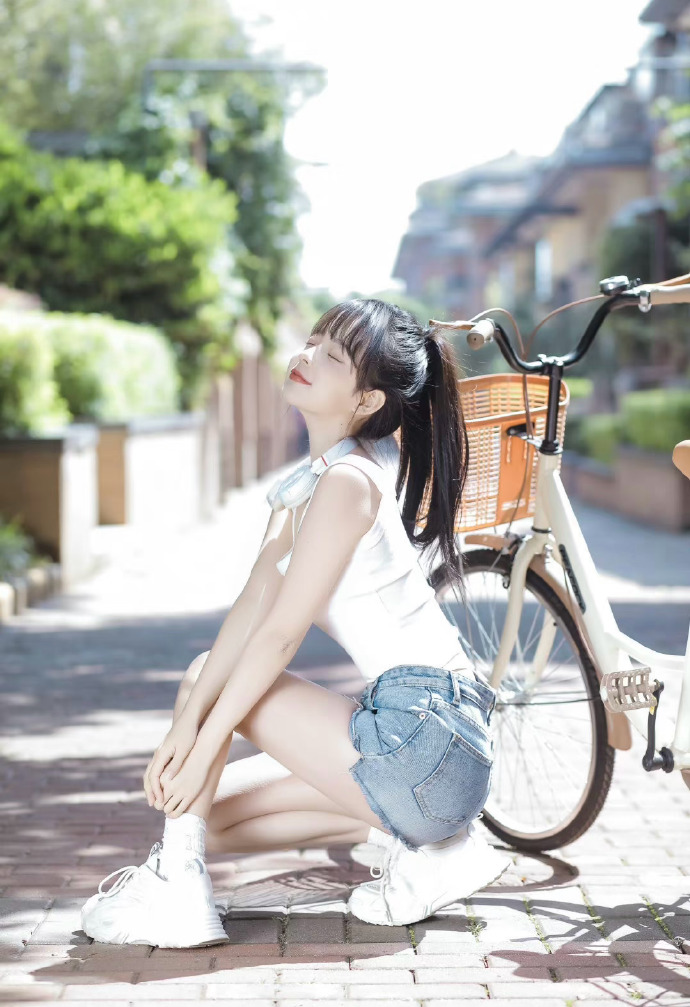 小旋风万能蜘蛛池的使用技巧视频教学