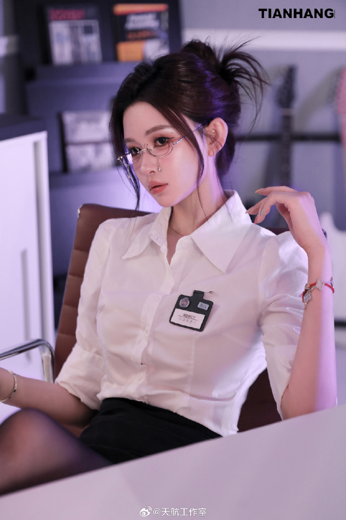 拍击挨打惩罚青少年