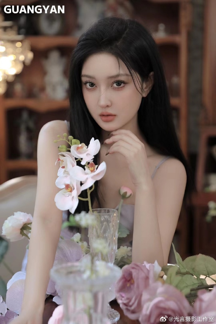 蜘蛛池 一个阿克塞尔 在线播放