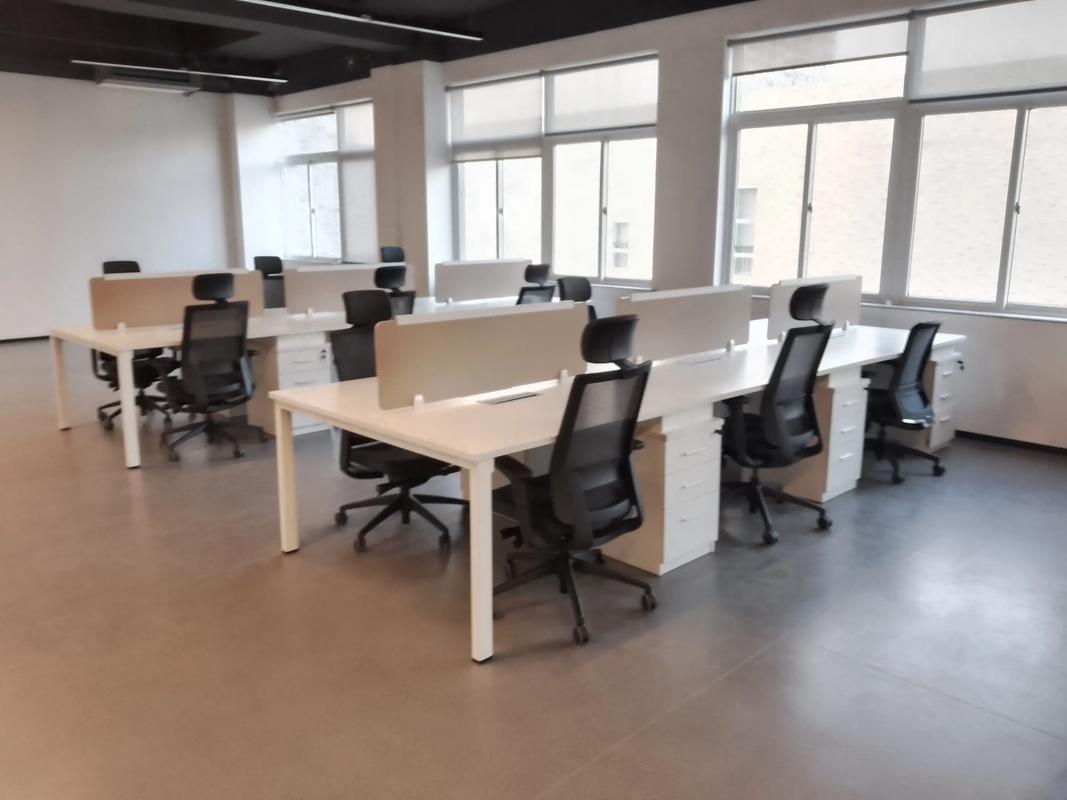 杭州办公家具市场规模庞大，产品多样，多方面特色显著